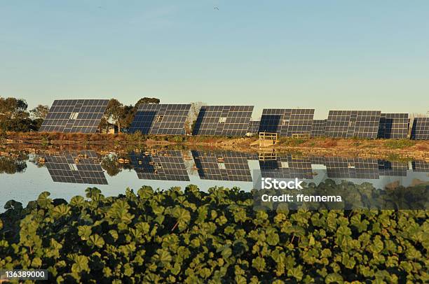 Photovoltaik Einsätze Sich Energie Aus Der Sonne Stockfoto und mehr Bilder von Blau - Blau, Dreidimensional, Elektrizität