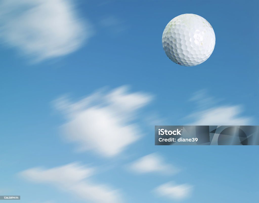 flying golf ball - Lizenzfrei Golfball Stock-Foto