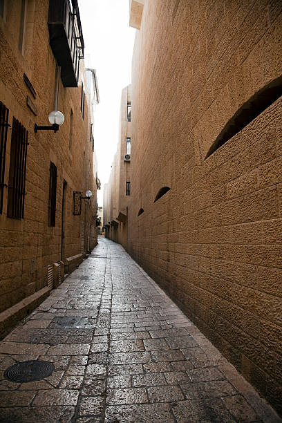 istock Jewish Quarter Alley 136389706