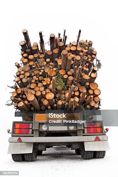 Carrinho De Madeira - Fotografias de stock e mais imagens de Atrelado de Carro - Atrelado de Carro, Toro - Parte de planta, Branco