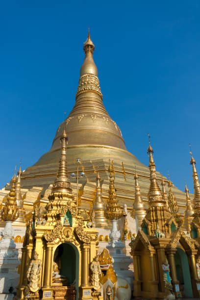 istock Golden Shwedagon Pagoda, Myanmar 136391991