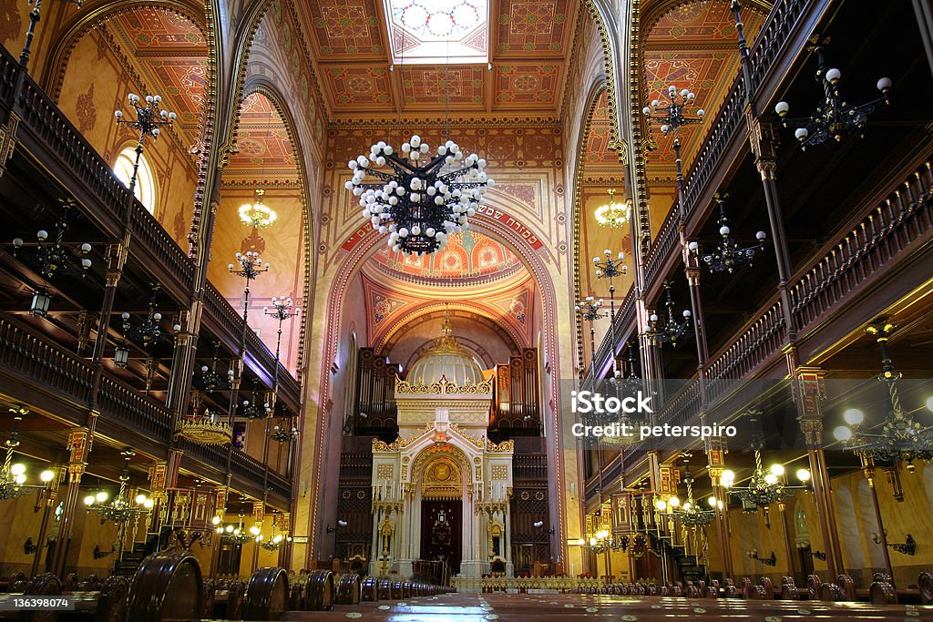 La sinagoga interior - Foto de stock de Budapest libre de derechos
