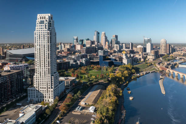 istock Eleven luxury condominiums and Minneapolis skyline 1363993138