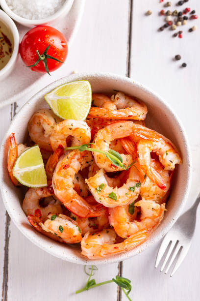 istock Grilled shrimps in a white ceramic bowl 1363997082
