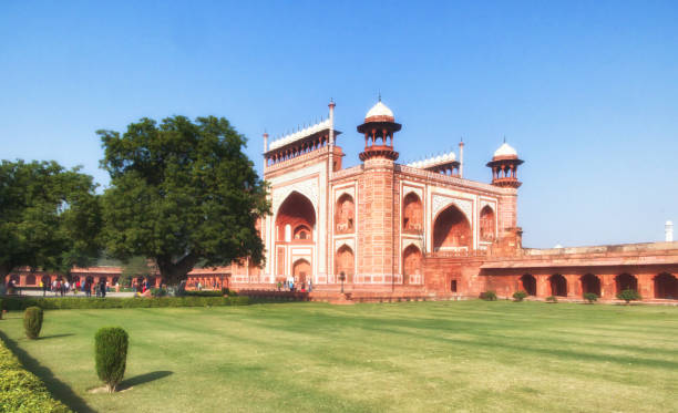 istock Gateway to the taj mahal 1364014872