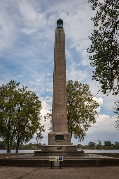 istock Perry Monument Presque Isle Pennsylvania 1364016704