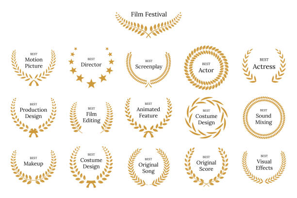 złoty wieniec laurowy z czarnymi elementami projektu film awards. insygnia premium, tradycyjny symbol zwycięstwa na białym tle. triumf, zwycięski plakat, układ banerów. ramka, szablon obramowania. - wreath stock illustrations