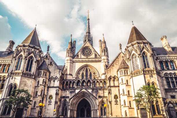 royal courts of justice, london - royal courts of justice stock-fotos und bilder