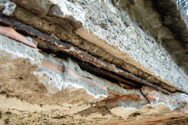 istock Degraded concrete with exposed irons 1364068671