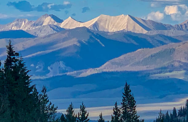 アイダホ州サンバレー近くのホワイトクラウド荒野 - white cloud mountains ストックフォトと画像
