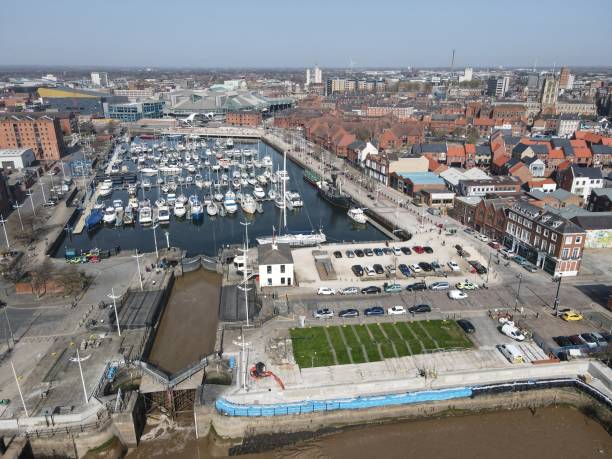 istock Kingston upon Hull cityscape 1364104456