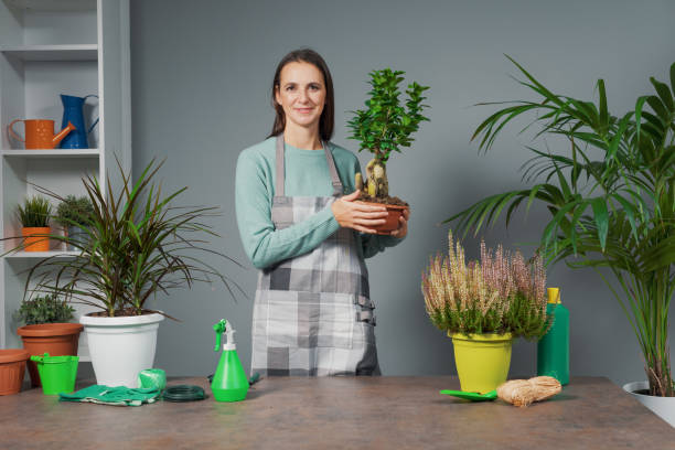 istock Woman giving gardening classes 1364176954