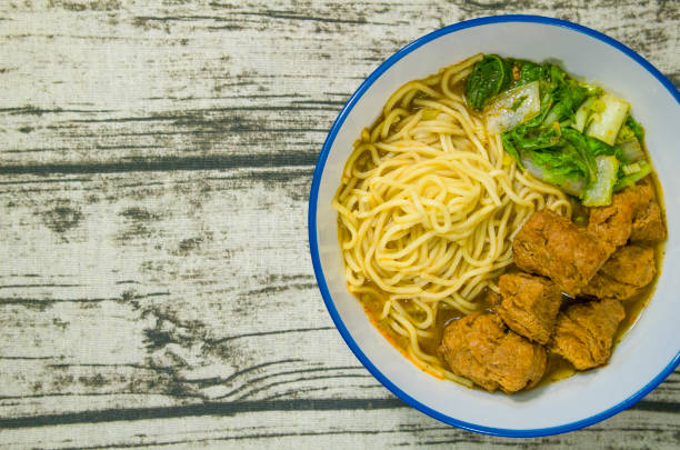 red-braised vegetarian noodle soup
