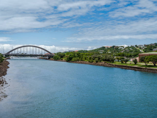 kowie riverside and the arch-bridge of port alfred eastern cape south africa - port alfred imagens e fotografias de stock