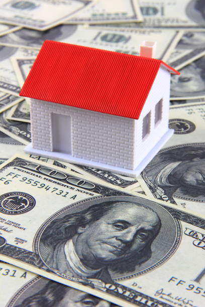 istock House model and money 1364236954