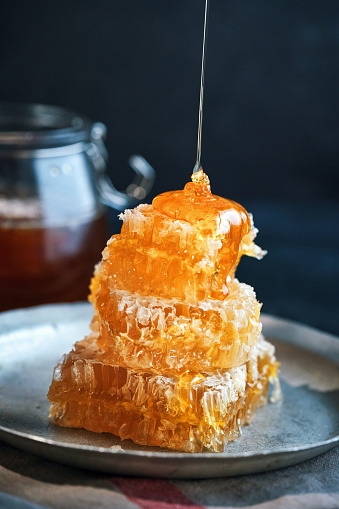 Healthy Honey with Honeycombs