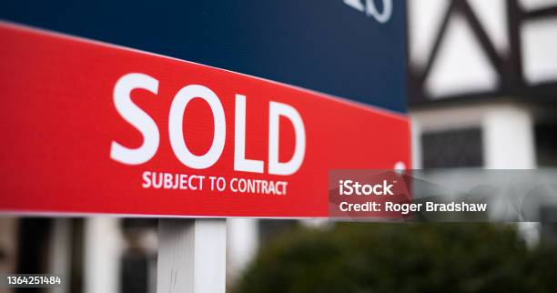 Estate Agent Sold Sign Stock Photo - Download Image Now - Selling, House, UK