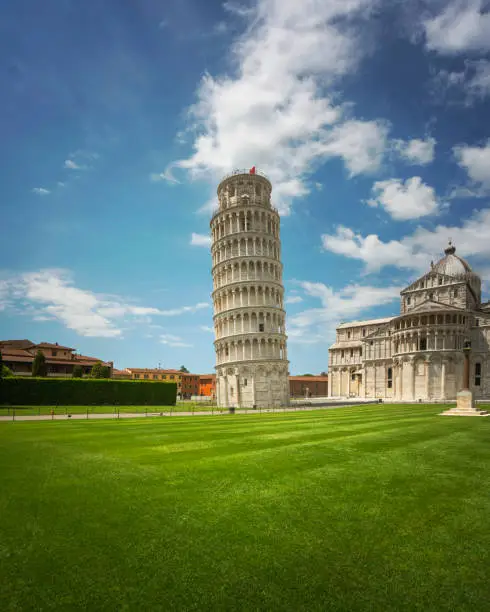 Leaning Tower of Pisa or Torre pendente di Pisa, Miracle Square or Piazza dei Miracoli. Tuscany, Italy, Europe.