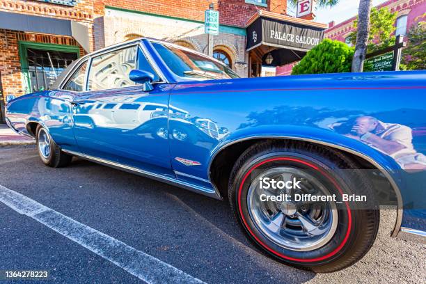 1966 Pontiac Gto Hardtop Coupé Detalle Lateral Foto de stock y más banco de imágenes de 1966 - 1966, Ancho, Antigualla