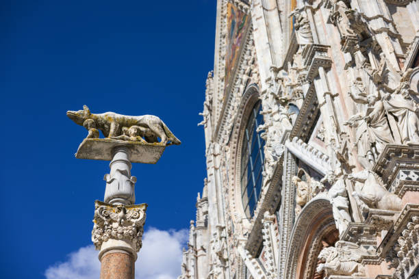 Traveling in Tuscany: the medieval town of Siena