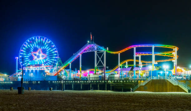 산타 모니카 해변 밤에, 산타 모니카, 캘리포니아, 미국. - southern california beach santa monica pier sunset 뉴스 사진 이미지