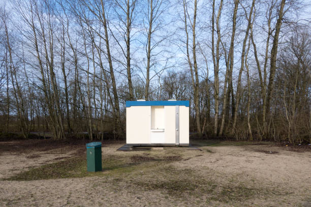 Toilet house on Harderstrand South On the Zuiderstrand of the Veluwemeer in Biddinghuizen there is a small toilet block where day trippers can refresh themselves and use the toilet. biddinghuizen stock pictures, royalty-free photos & images