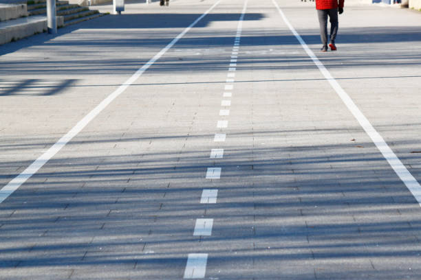 istock crossing in the city 1364392473