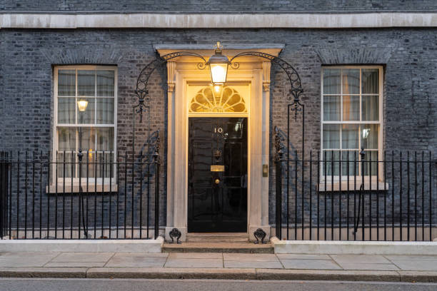 10 Downing Street January 5, 2022 - London, UK: 10 Downing Street, the office of the Prime Minister of the United Kingdom, early on a January morning as Parliament returned from recess. central london photos stock pictures, royalty-free photos & images