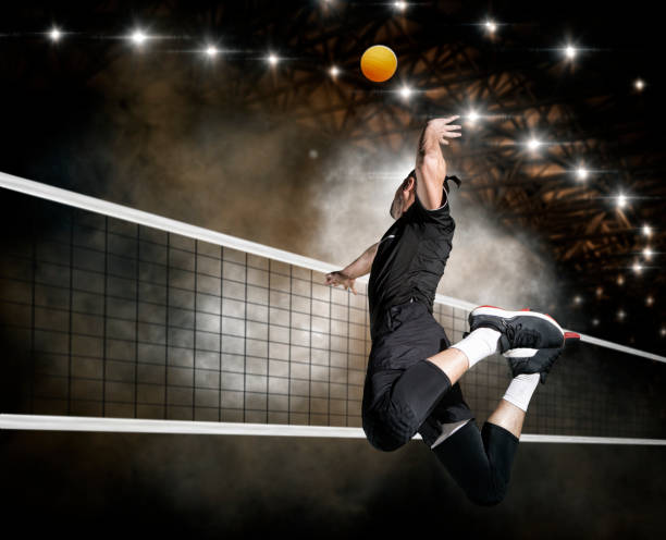 jugadores de voleibol en acción. concepto de ataque - volley kick fotografías e imágenes de stock