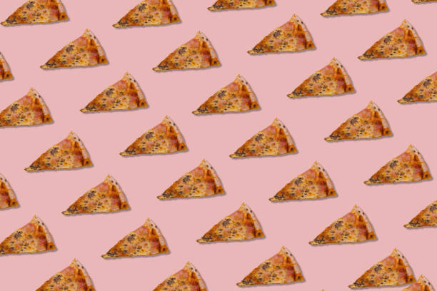 istock Seamless slice or piece of pizza pattern isolated on pastel pink background. 1364460550