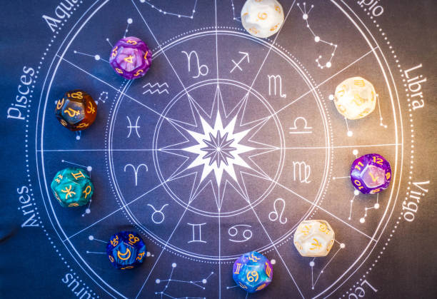 Zodiac horoscope with divination dice Horoscope zodiac circle with divination dice, top view. Fortune telling and astrology predictions concept, magic rituals and exoteric experience gemini astrology sign photos stock pictures, royalty-free photos & images