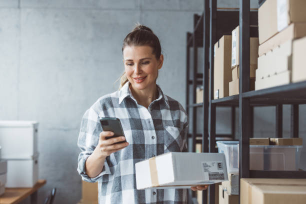 właściciel małej firmy - cardboard box package box label zdjęcia i obrazy z banku zdjęć