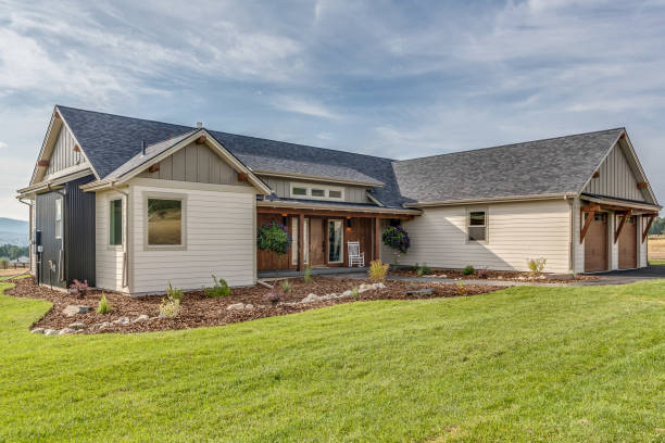 istock New home with fresh landscaping 1364539180