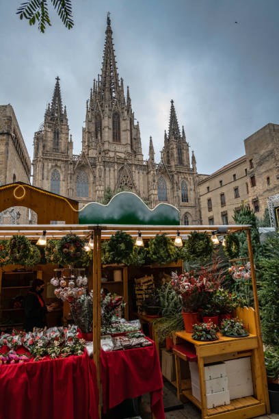 フィラ・デ・サンタ・ルシアバルセロナ大聖堂、バリ・ゴティッチ、バルセロナ、カタルーニャ、スペインの前でクリスマスフェア。 - gotic ストックフォトと画像