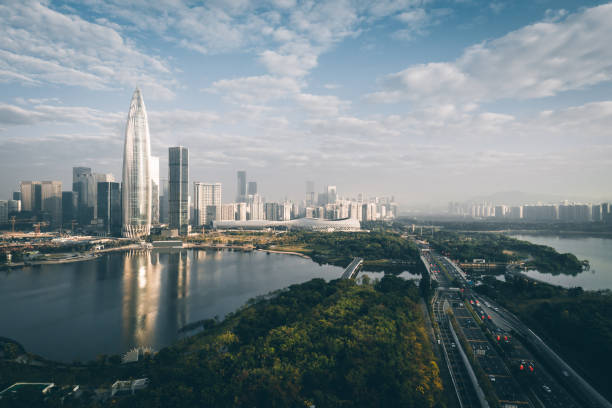 vista aérea del paisaje en la ciudad de shenzhen, china - shenzhen fotografías e imágenes de stock