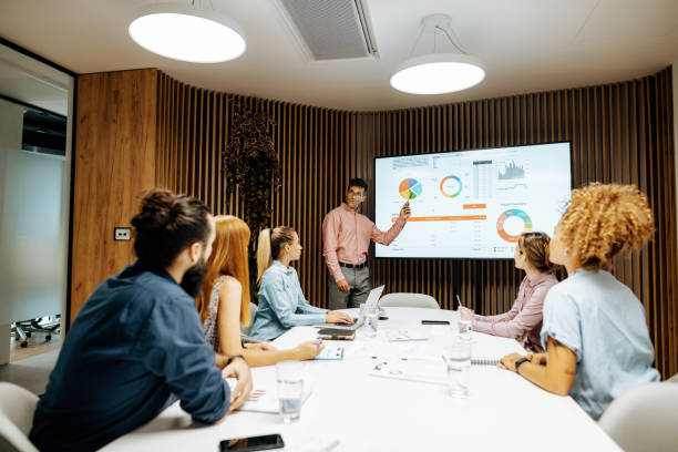 istock Financial expert presenting investment opportunities 1364729824