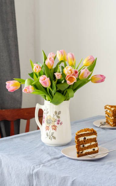 istock Spring bouquet of pink tulips 1364743467