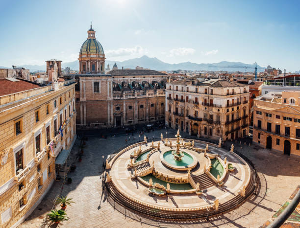 vista aérea de la fuente de pretoria en palermo, sicilia, italia - travel monument church roof fotografías e imágenes de stock