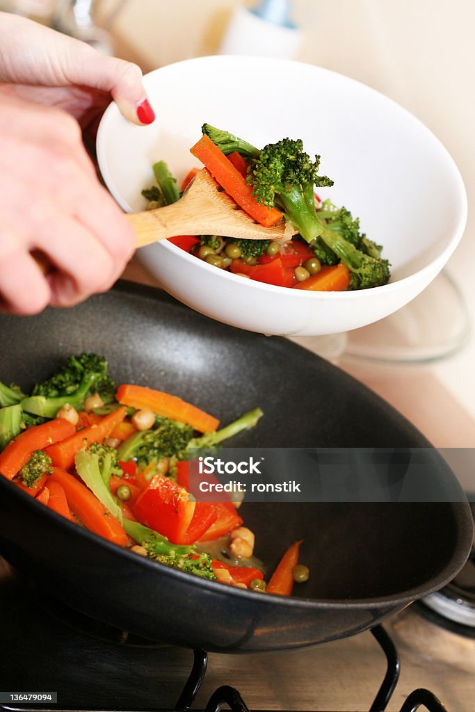 Gotowanie mieszanki warzyw - Zbiór zdjęć royalty-free (Brokuł)
