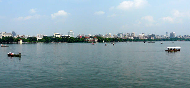 istock Lago del Oeste, Hangzhou, China 1364792164