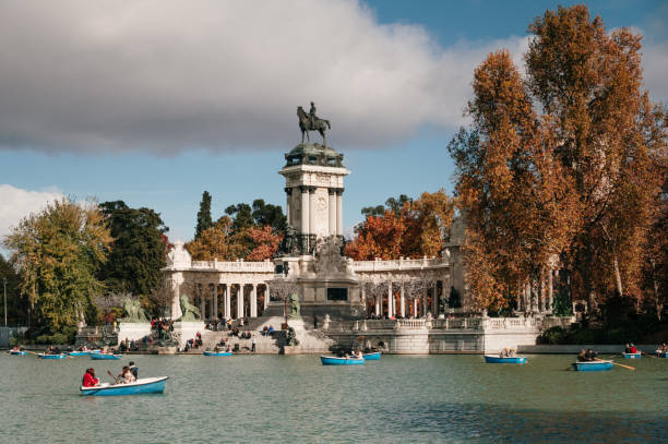 istock Lake in Retiro Park, Madrid, Spain 1364818994