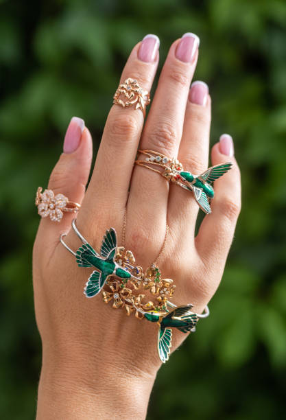 Female hand with jewelry."n - fotografia de stock