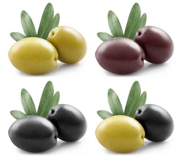 coleção de azeitonas verdes, marrons e pretas em branco - black olive - fotografias e filmes do acervo