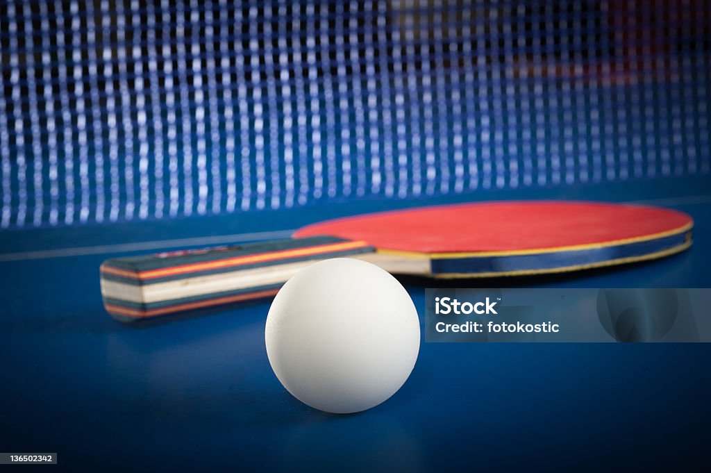 Оборудование для настольного тенниса - Стоковые фото Мяч роялти-фри