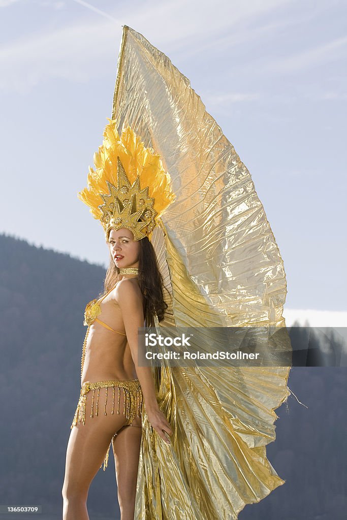 Samba девушка - Стоковые фото Американская культура роялти-фри