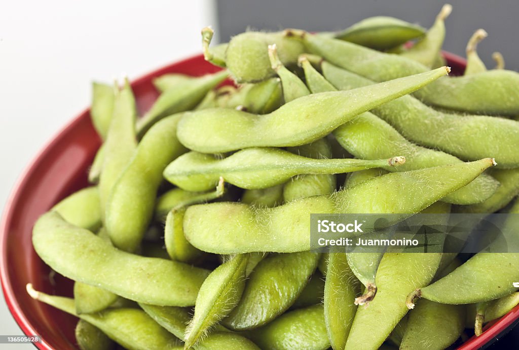 edamame (verde soia) - Foto stock royalty-free di Al vapore