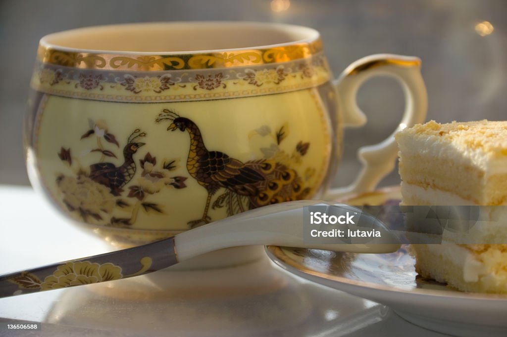 Taza de café con una porción de pastel - Foto de stock de Alimento libre de derechos