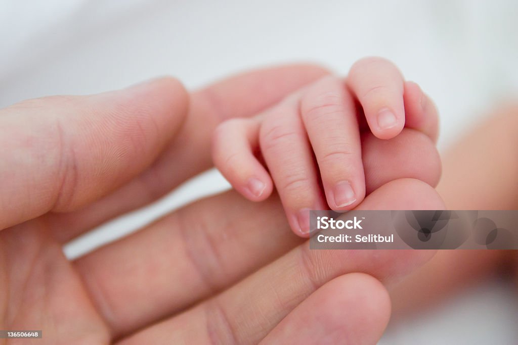 Contatto del neonato - Foto stock royalty-free di Bebé