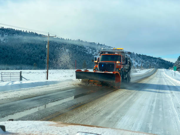 istock Snowplow Truck 1365078606