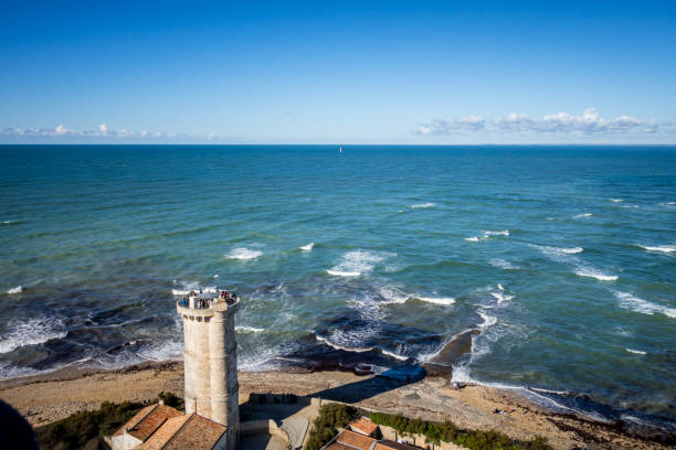 istock Whale lighthouse - Phare des baleines - in Re island 1365097420